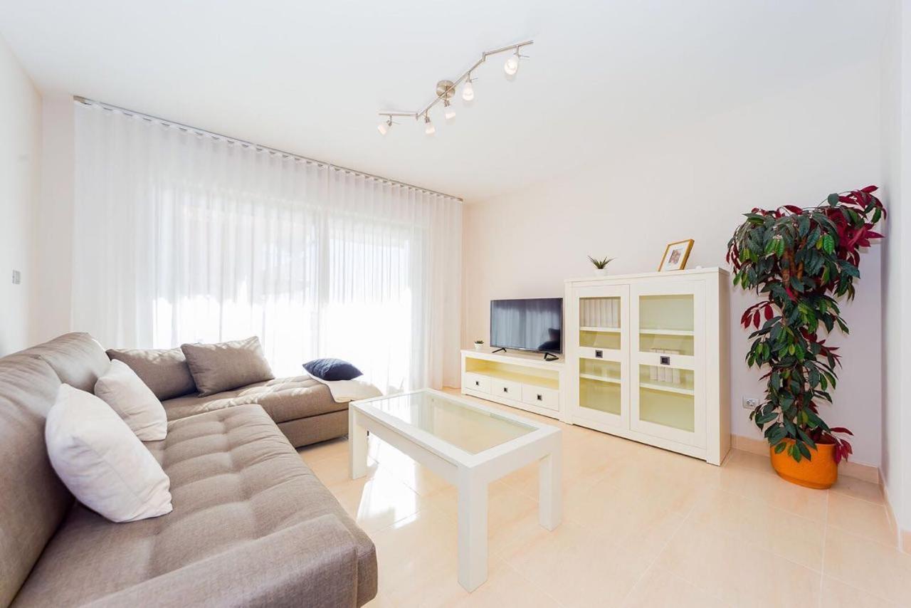 טורבייחה Шикарная Квартира На Первой Линии -Luxury Apartment On The First Line Sea מראה חיצוני תמונה